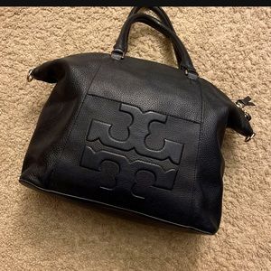Beautiful Tory Burch satchel bag. I only used it few times in great condition